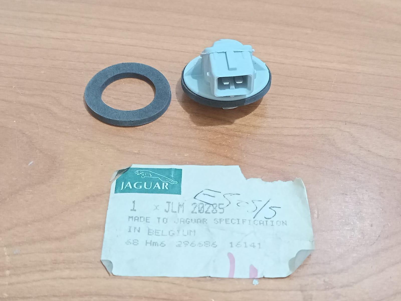 JAGUAR JLM20285 XK8 XKR 1997-2006 Front Side Repeater Indicator Bulb Holder