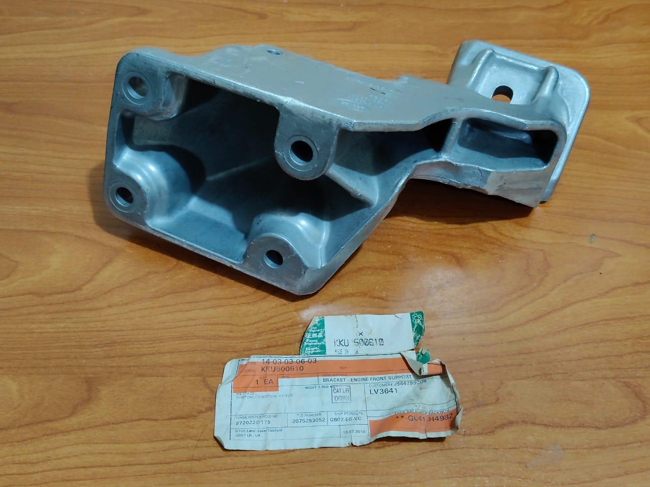 Land Rover Engine Support Bracket KKU500610 Range Rover 2006-2012