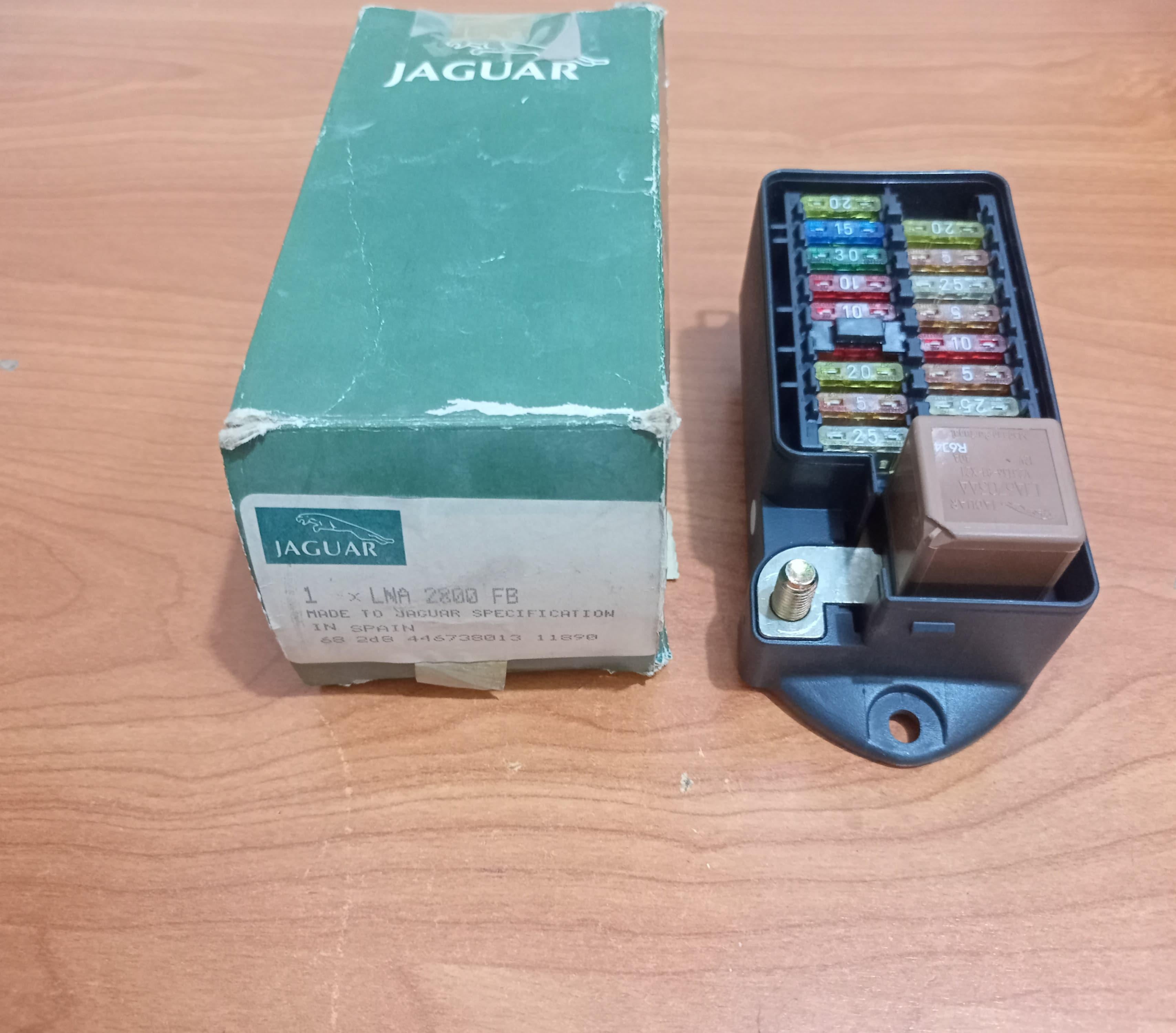 JAGUAR LNA2800FB XJ6 XJ12 XJR X300 Engine Bay Main Electrical Fuse Box Board