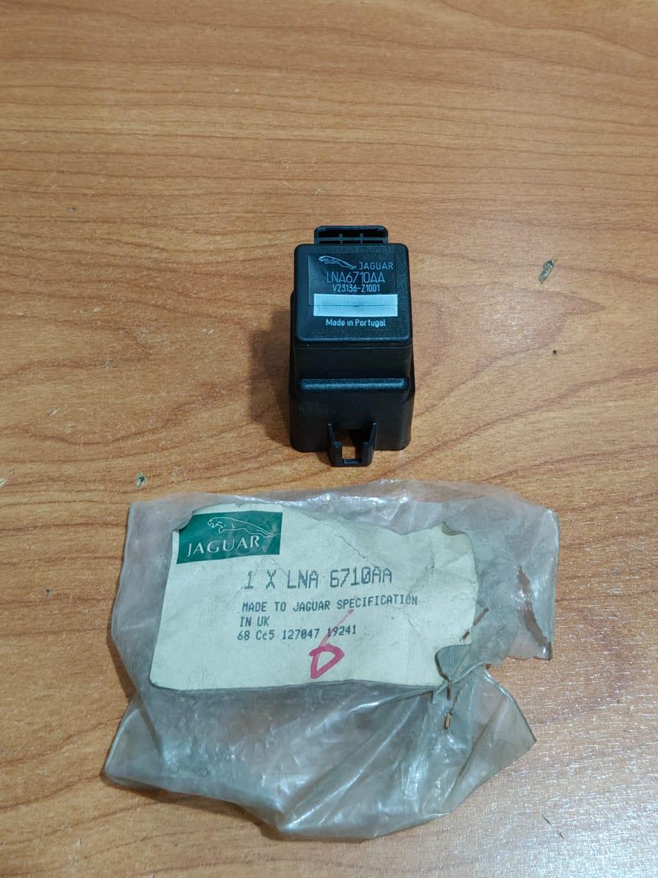 JAGUAR LNA6710AA XJ6 XJ8 XJR XK8 Multi Purpose Electrical Relay Case Cover Box