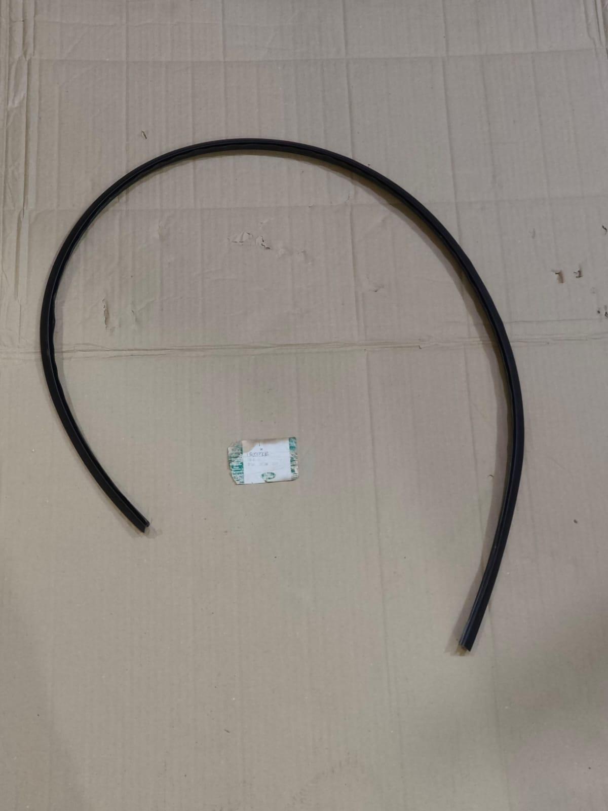 Land Rover Windshield Moulding LR032336 Range Rover 2006-2012