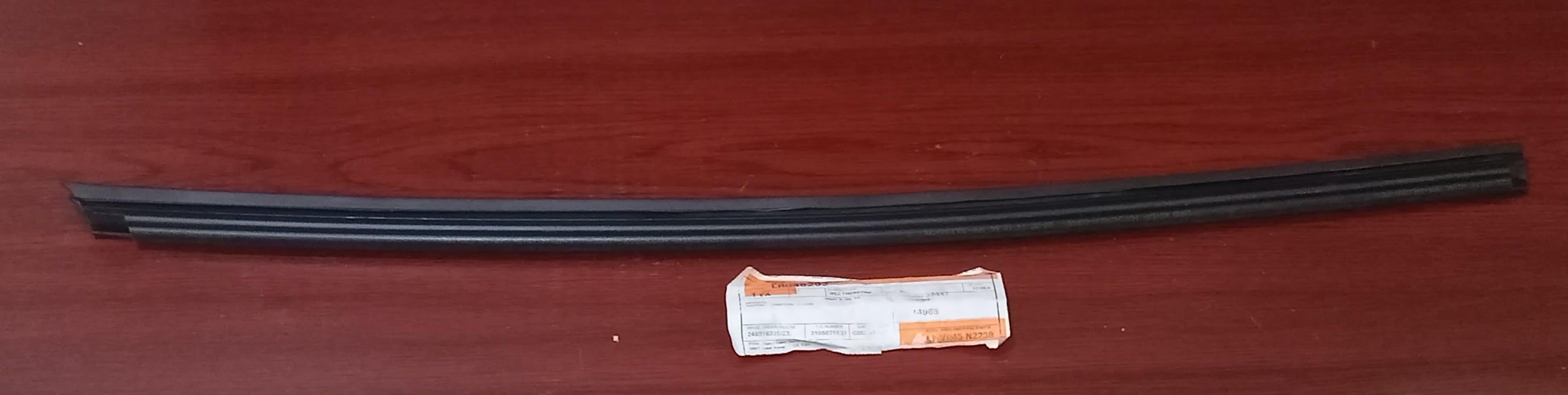 Land Rover Door Belt Weatherstrip LR048292 Range Rover Evoque 2012
