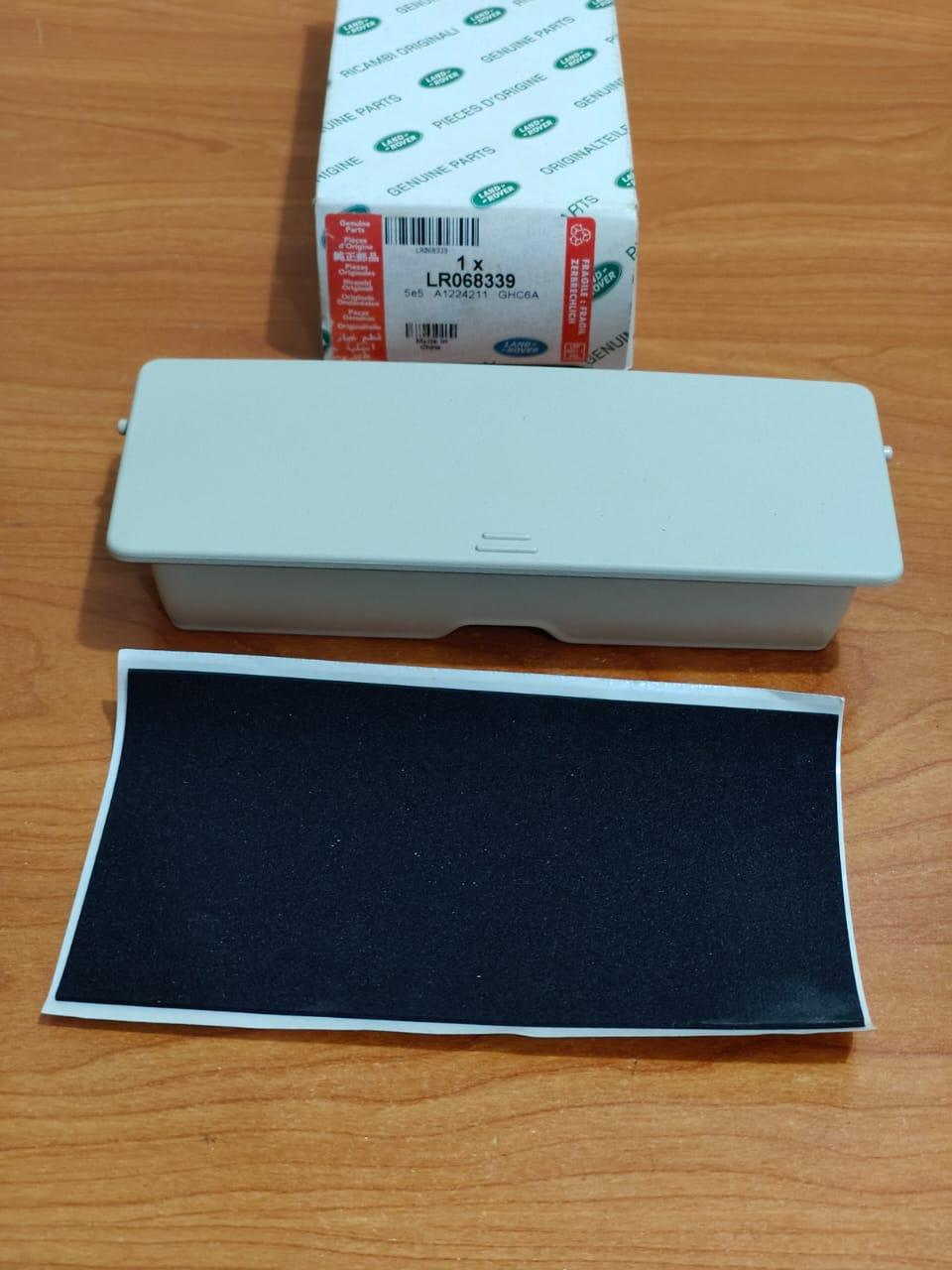 Land Rover LR068339 Sunglasses Bin