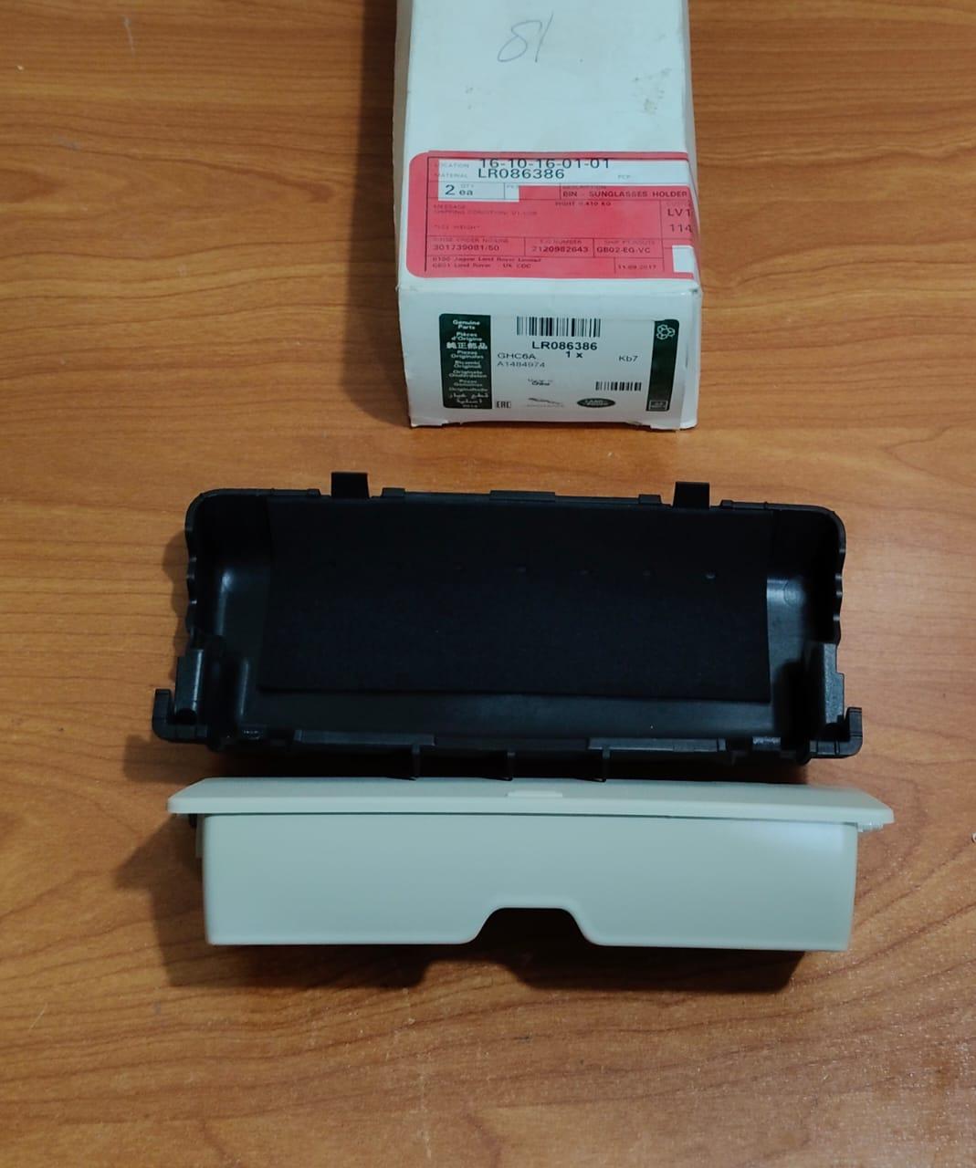 Land Rover LR086386 Sunglasses Bin