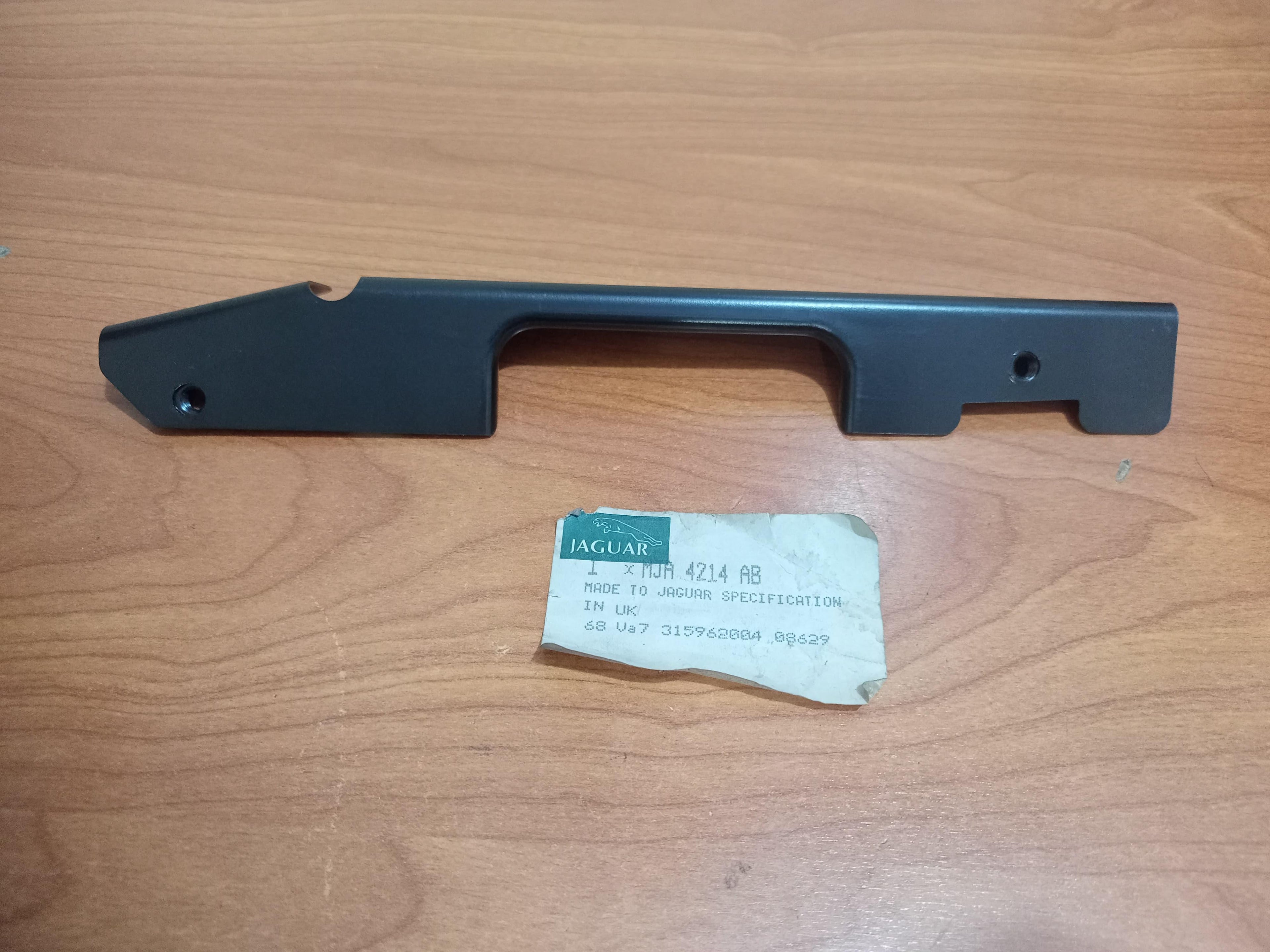 JAGUAR MJA4214AB XK8 XKR 1997-2006 Front Engine Cooling Radiator Air Sealing Plate
