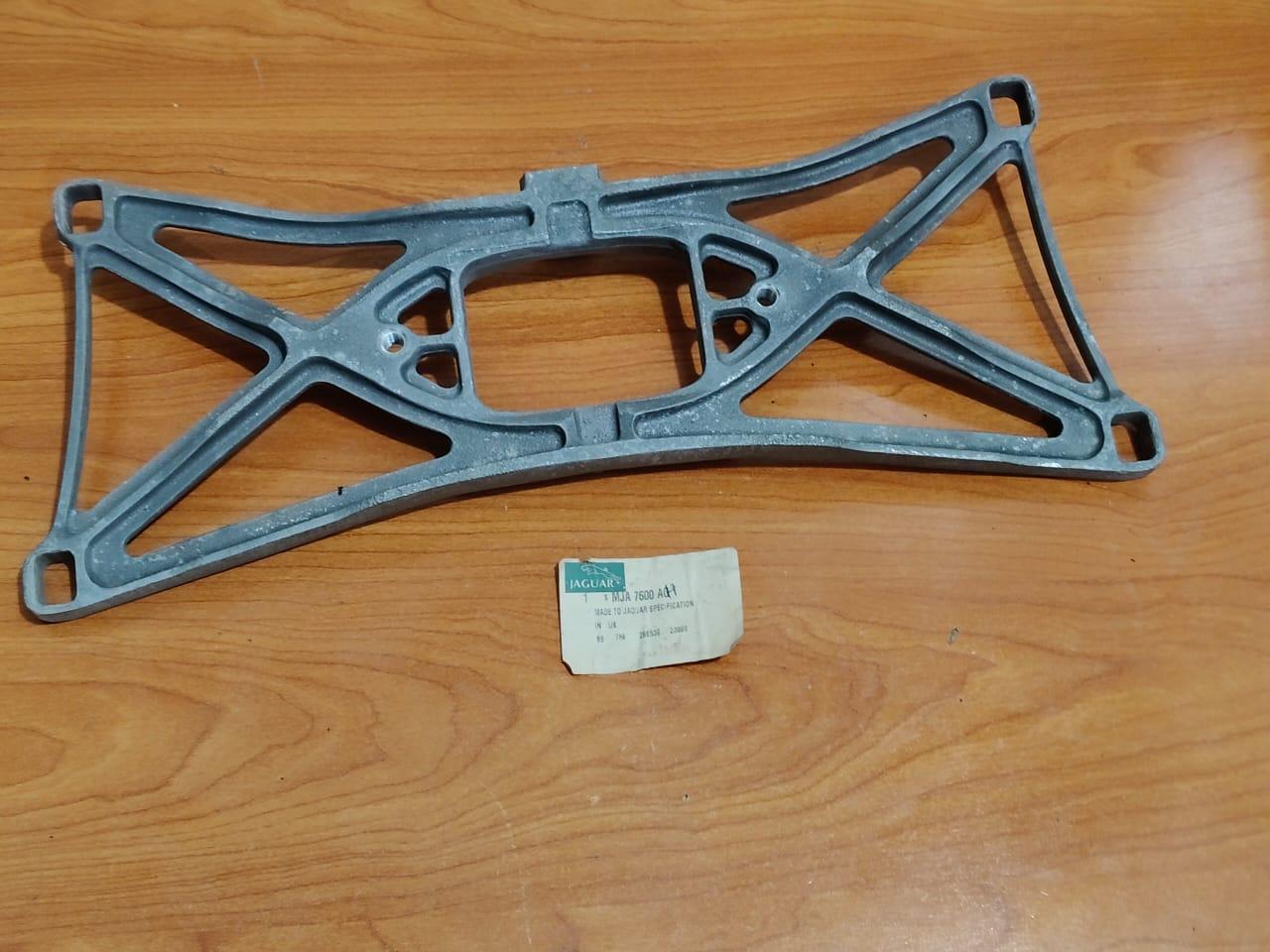 JAGUAR MJA7600AH XK8 XKR 4.0L V8 Engine Hydro Mount Supporting Bracket
