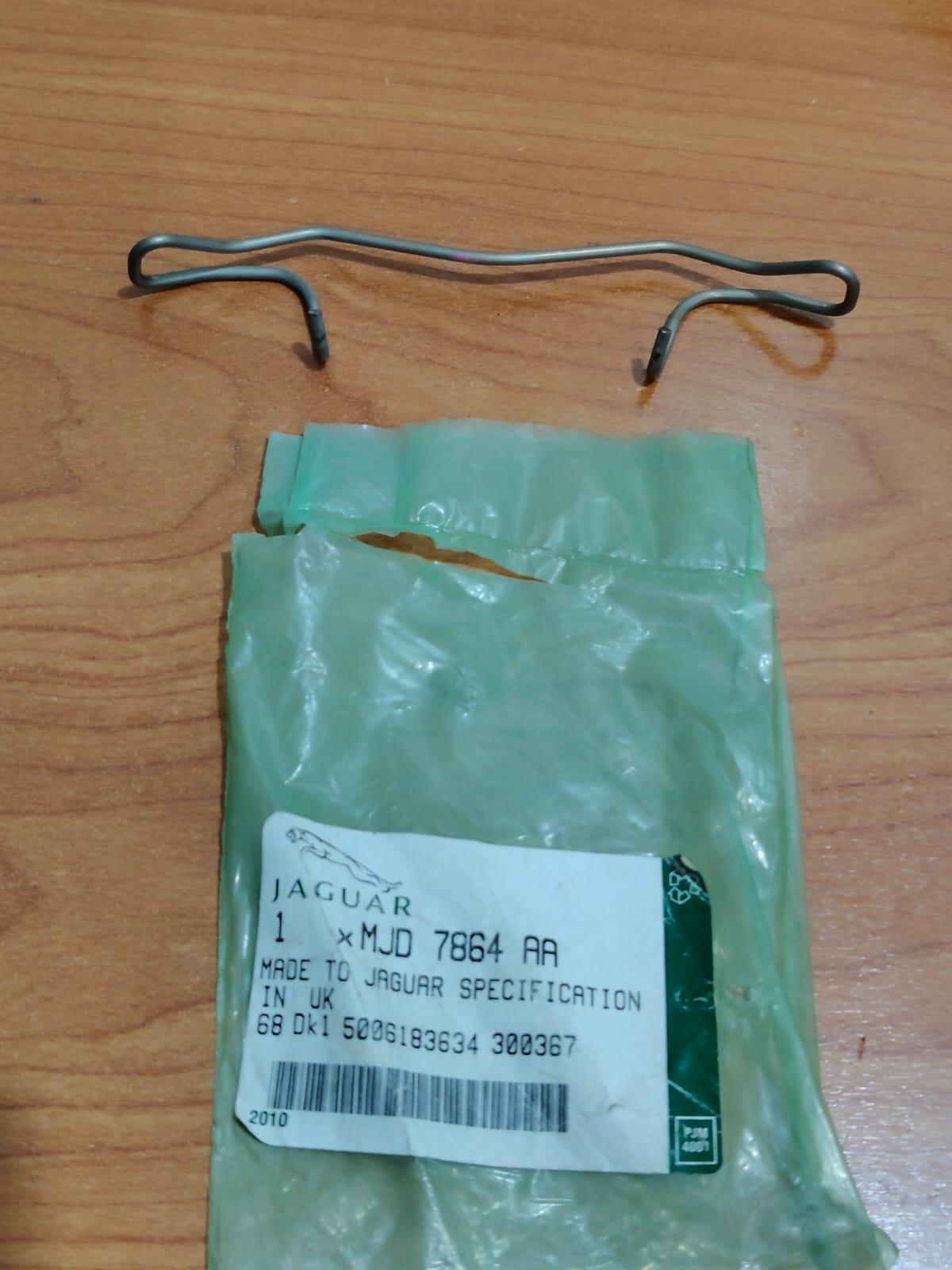 JAGUAR MJD7864AA XK8 XKR 1997-2006 Engine Wiring Harness Loom Housing Clip