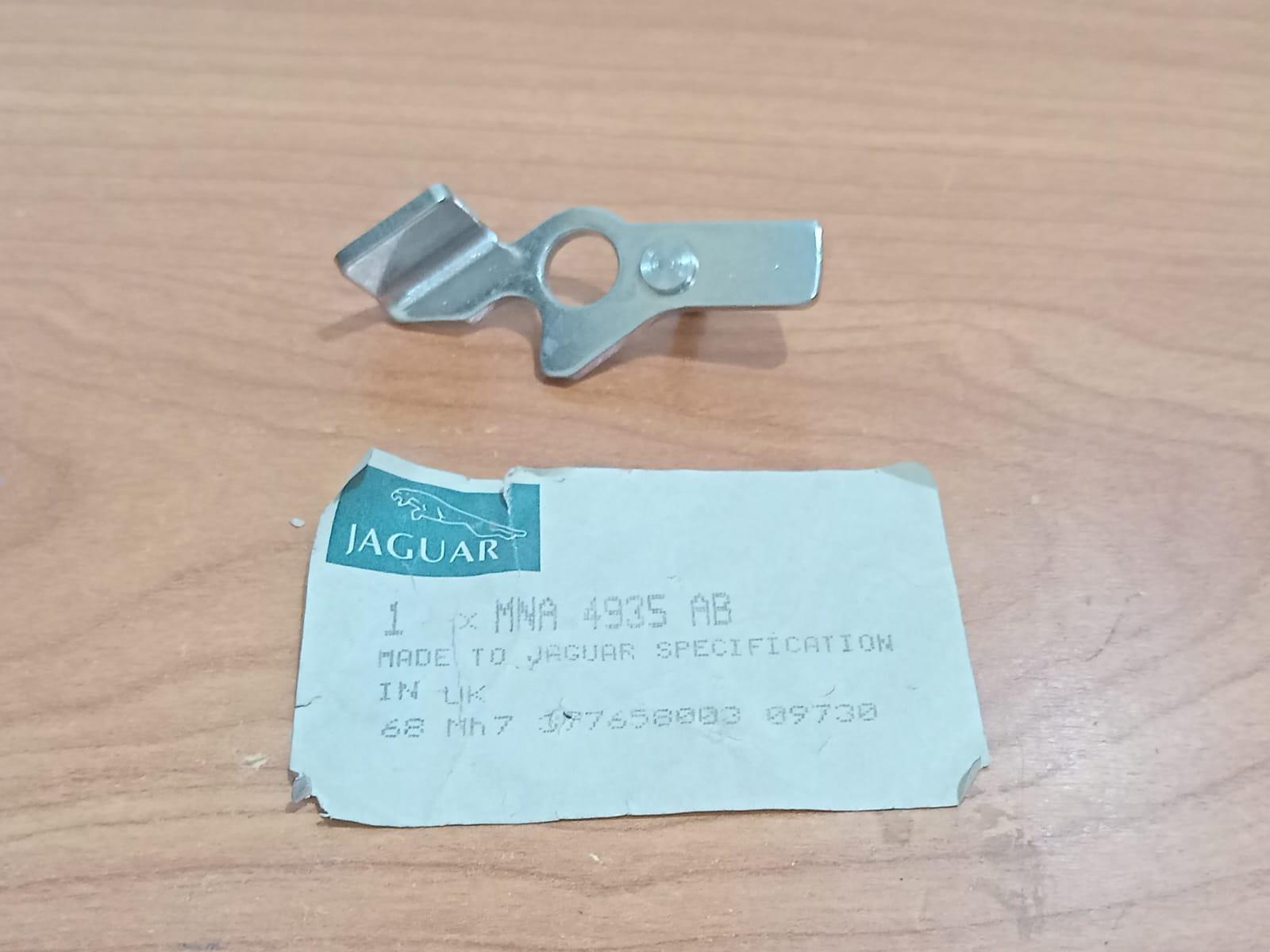 JAGUAR MNA4935AB XK8 XKR 1997-2006 Convertible Roof Soft Top Latch And Pin Unit