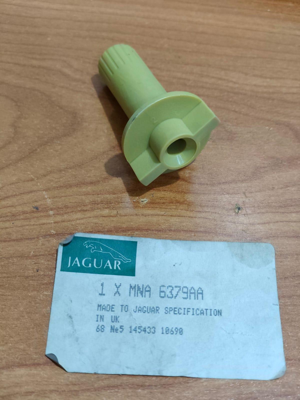 JAGUAR MNA6379AA XJ6 XJ12 XJR X300 Rear Trunk Spare Wheel Hold Down Clamp Bolt
