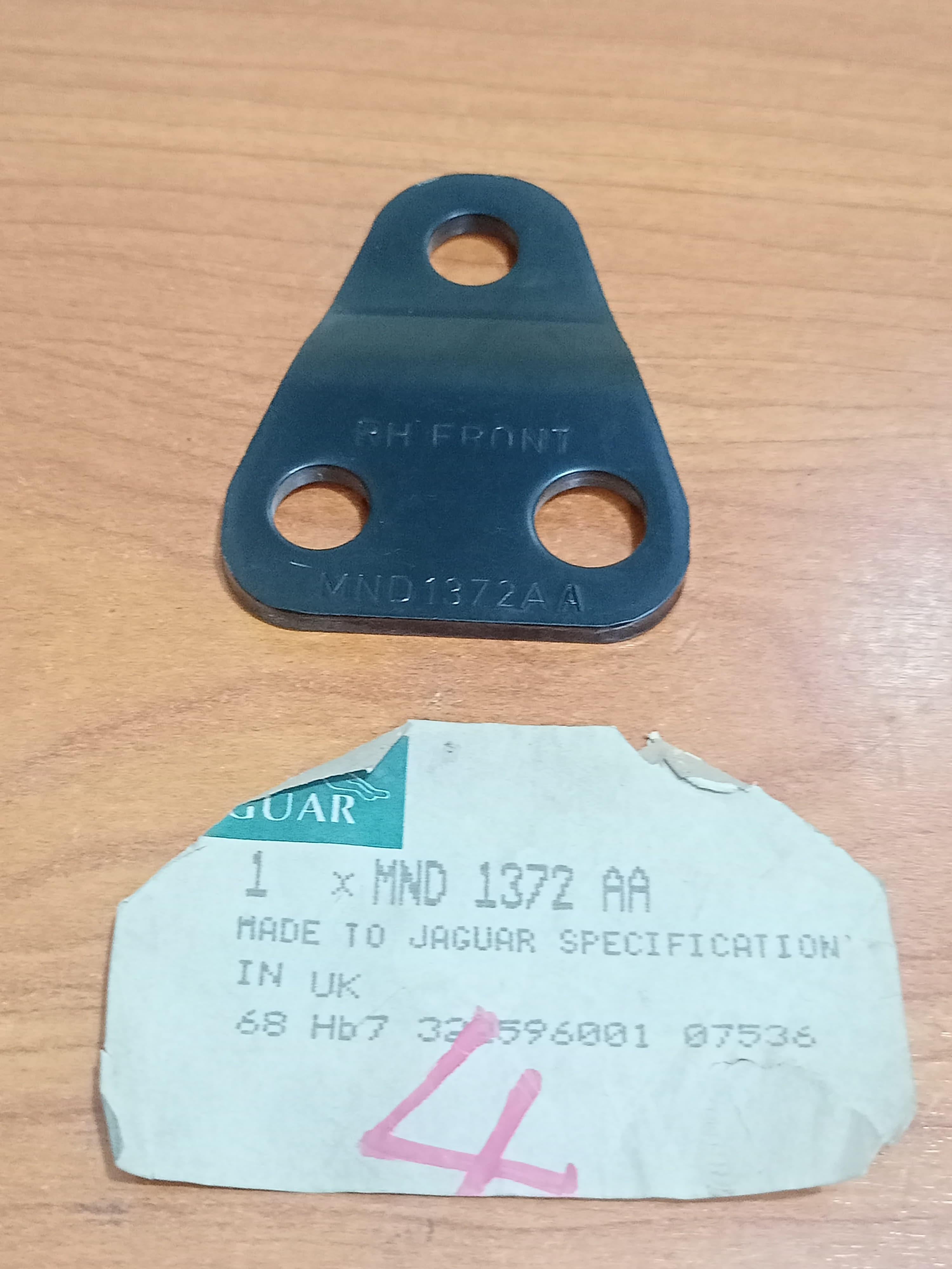 JAGUAR MND1372AA XJ8 XJR X308 Front Suspension Shock Absorber Top Mounting Plate