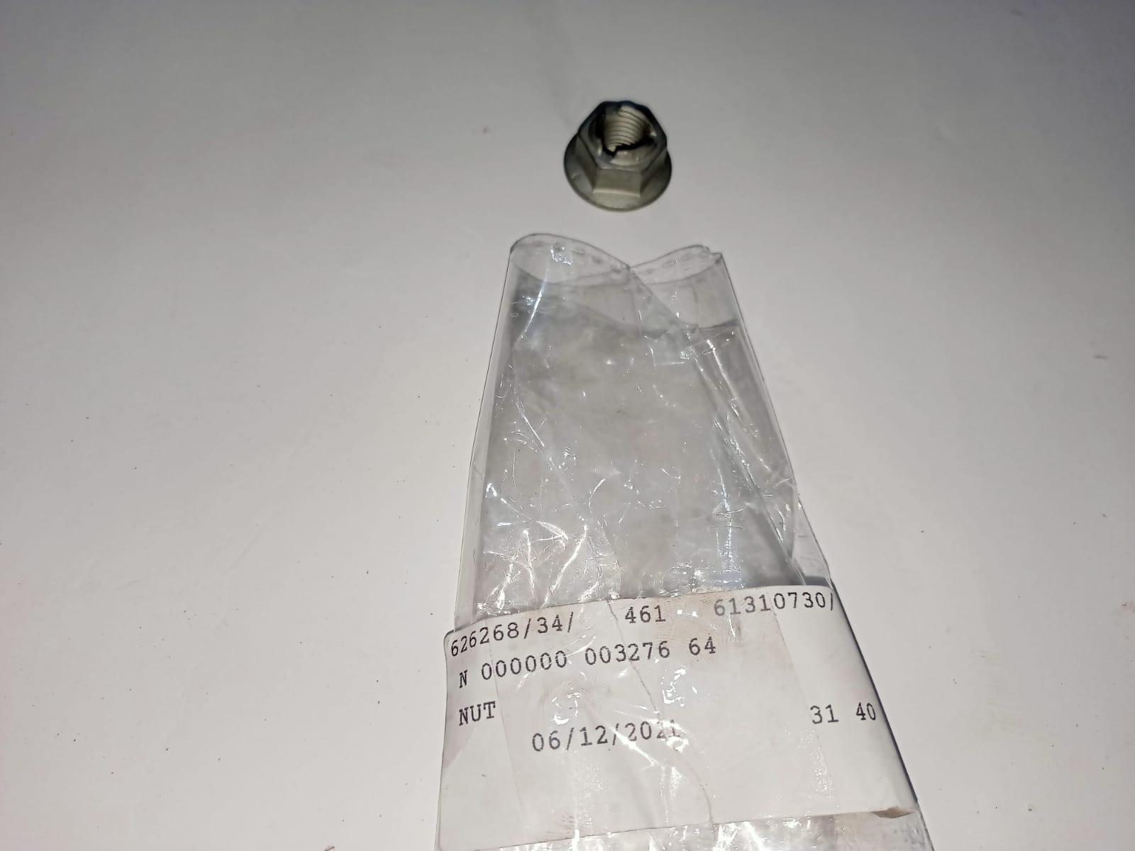 Mercedes-Benz  NUT