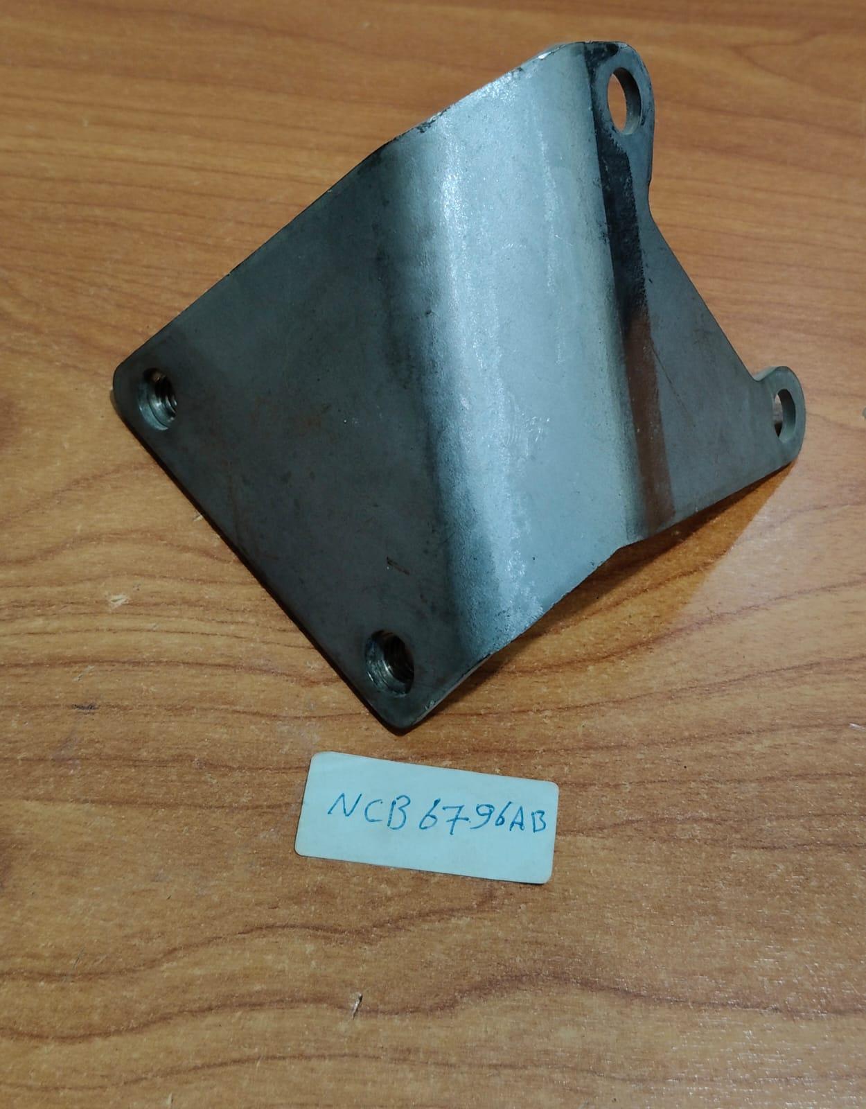 JAGUAR NCB6796AB XK8 XKR 1997-2006 Exhaust System Pipe Silencer Hanger Bracket