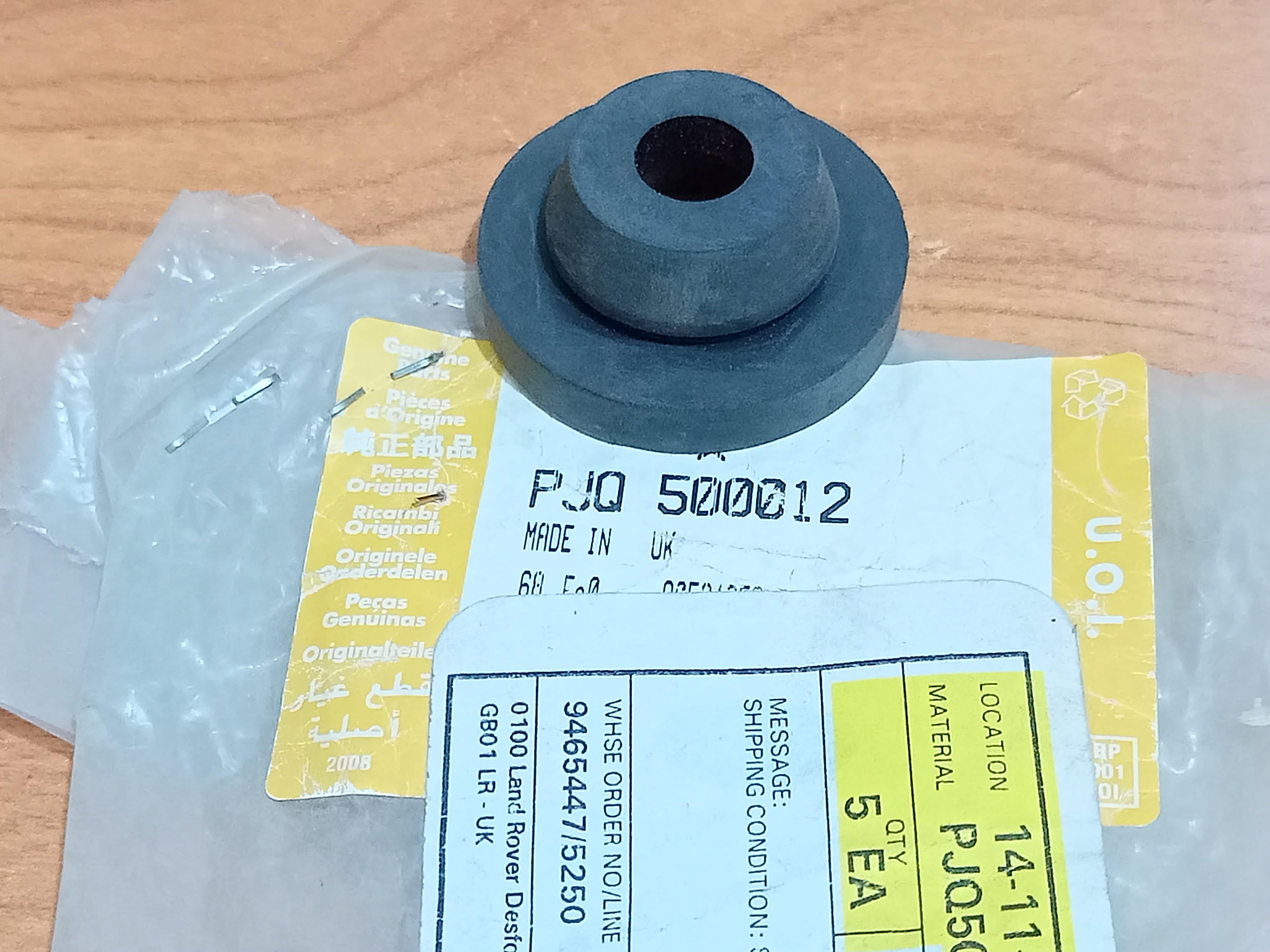 Genuine Land Rover Air Cleaner Assembly Insulator PJQ500012 Range Rover 2006-2012