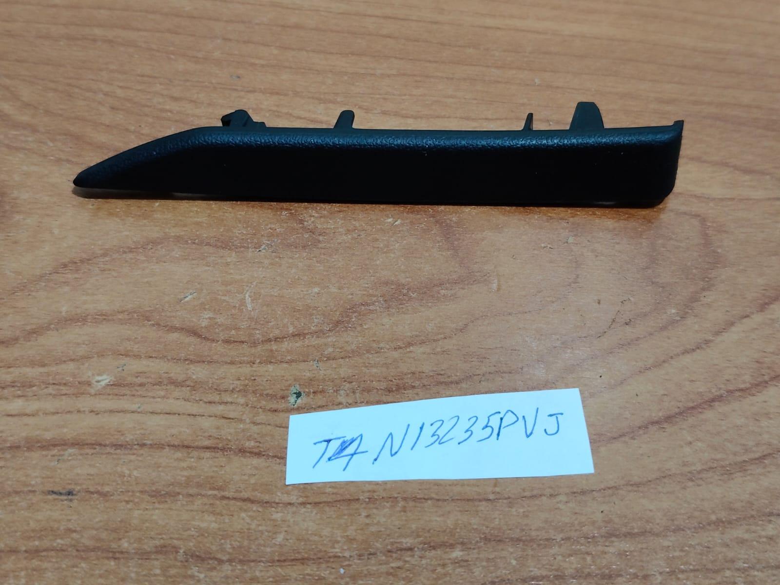 JAGUAR T4N13235PVJ XE Range X760 Front Door Window Corner Cover Trim Gloss Black