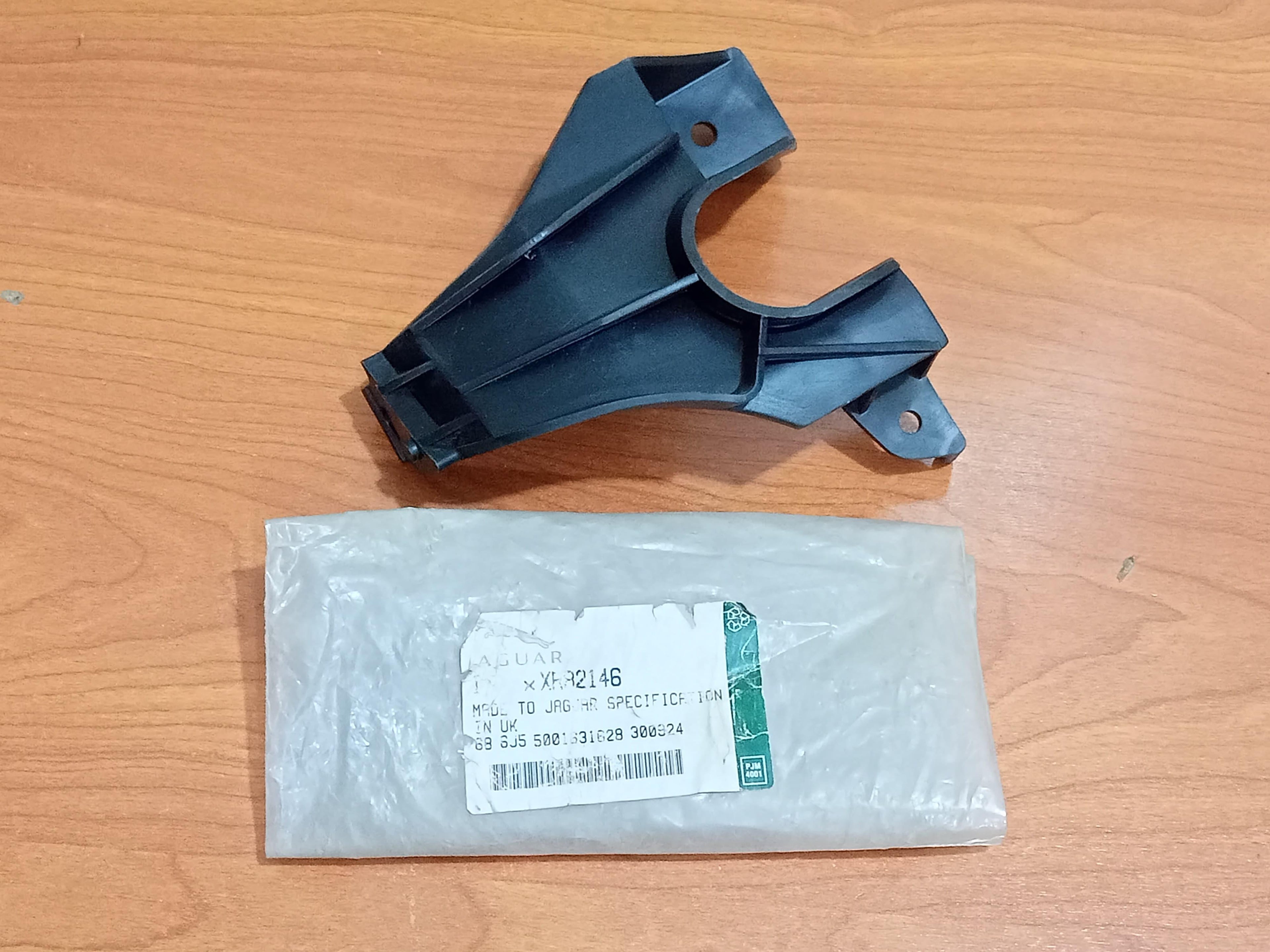 JAGUAR XR82146 S-Type 1999-2008 Front Right RH Headlamp Light Mounting Bracket