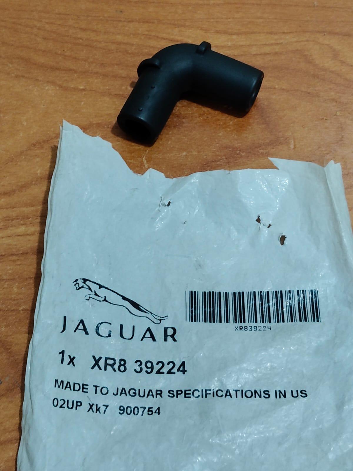 JAGUAR XR839224 S-Type X200 3.0L V6 Crankcase Breather PCV Valve Hose Connector