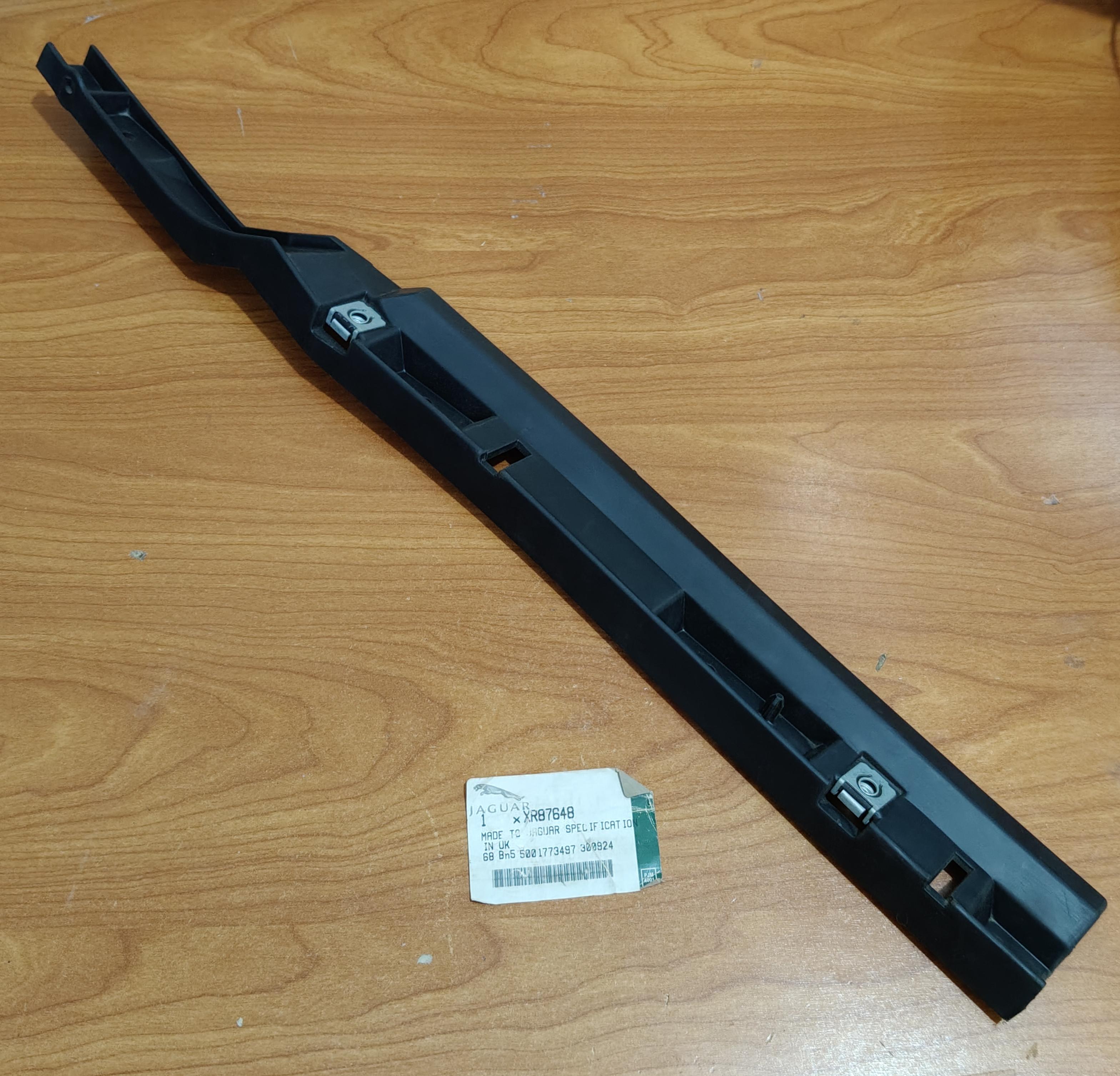 JAGUAR XR87648 S-Type Front Bumper Cover Exterior Right RH Mounting Support Bracket