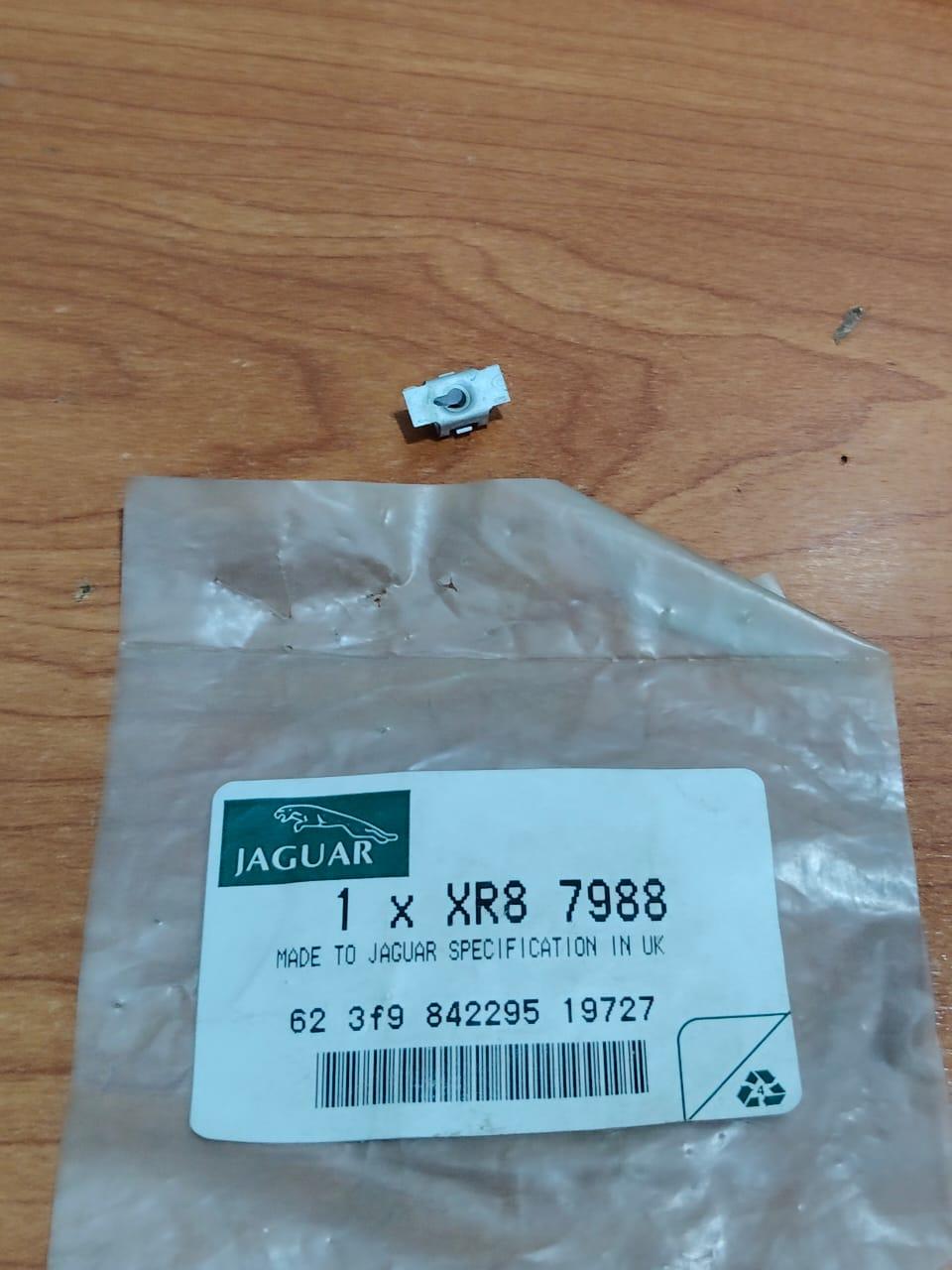 JAGUAR XR87988 S-Type Front Bumper Grille Mesh Emblem Star Lock Retainer Push Nut